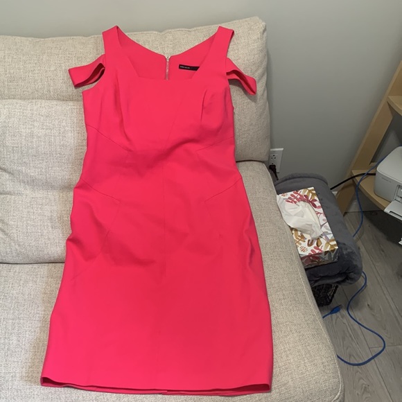 Gorgeous Fusia dress perfect for summer evening - Picture 2 of 2